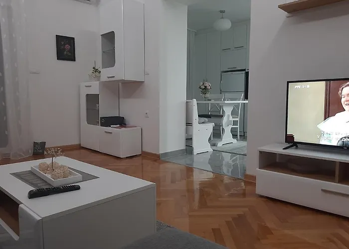 Carev Dvor Apartman *