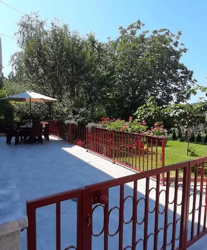 Carev Dvor Apartman Rednek